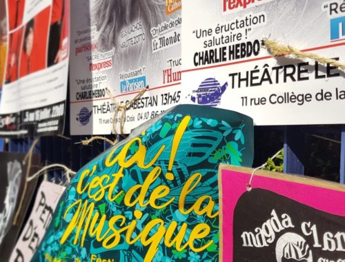 Affiches de spectacles au Festival d'Avignon