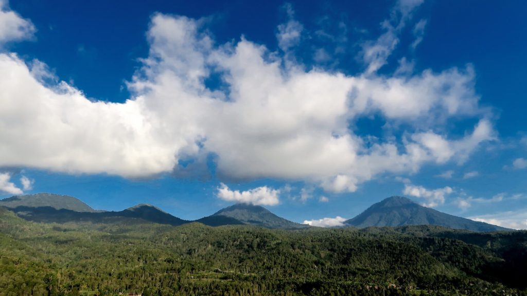 La nature autour de Munduk n'est que montagnes et forêts