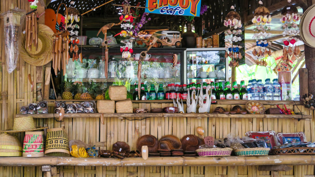 Le Enjoy Café vous proposera un choix de boissons fraîches sur le chemin des cascades de Munduk