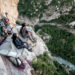 Assis sur le portaledge au dessus des gorges du Verdon