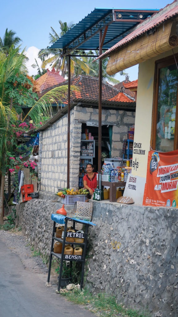 Boutique sur le bord de la route à Nusa Penida, Bali
