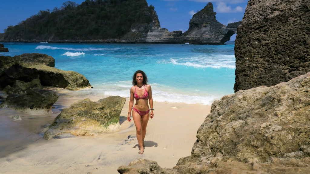 Selfie en maillot de bain sur la plage d'Atuh Beach