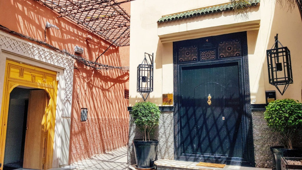 Porte et fer forgé dans la médina de Marrakech