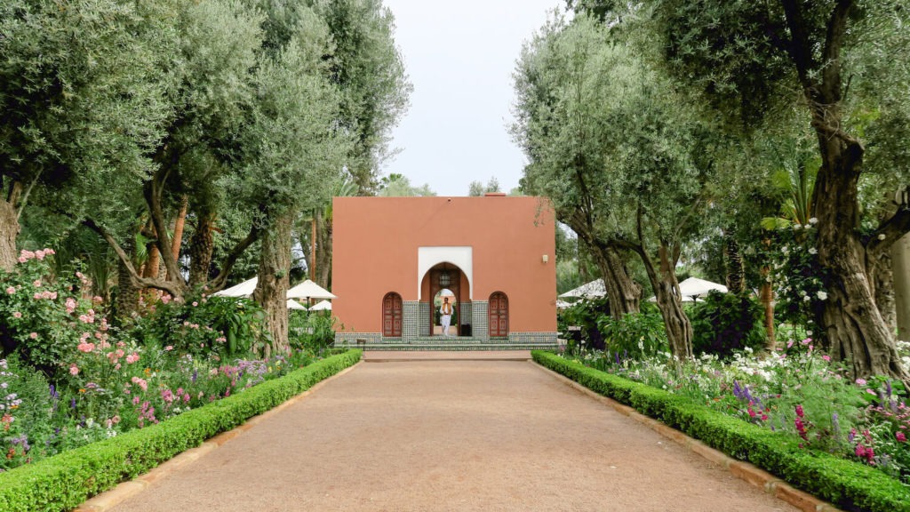 Allées du jardin de la Mamounia et pavillon