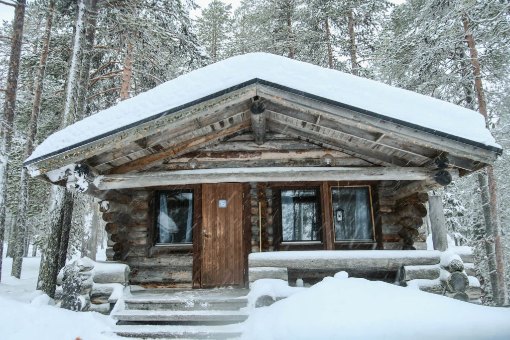 Cabane en forêt en Laponie finlandaise
