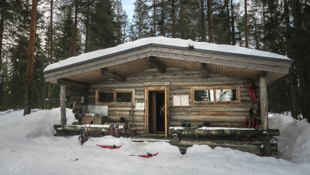 cabane-en-rondins-de-bois-de-jussinkampa-laponie-finlandaise