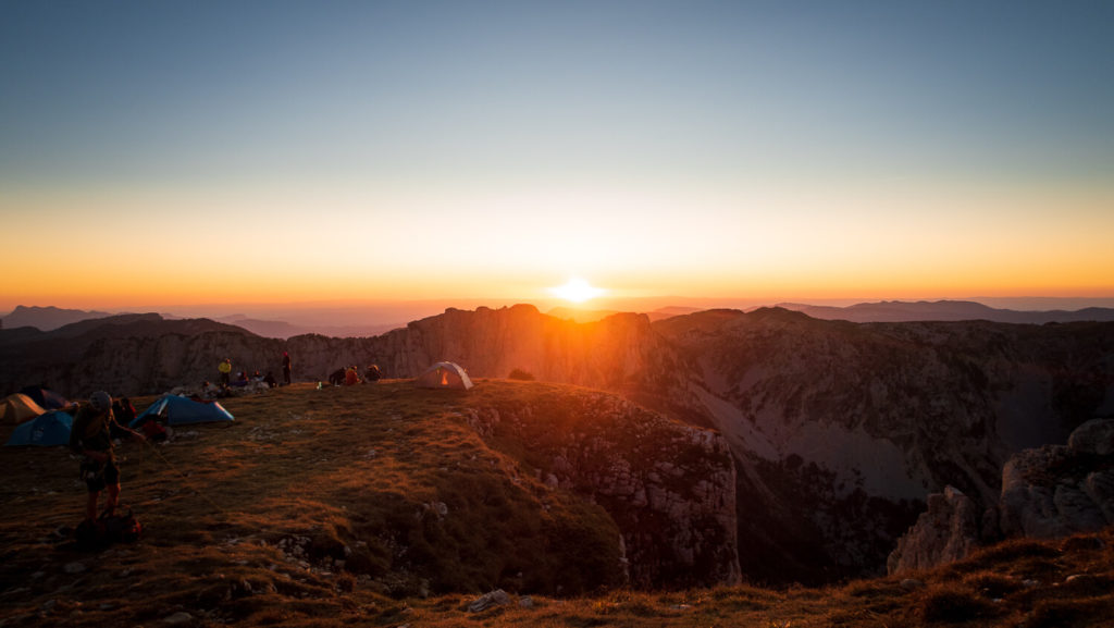 Coucher de soleil flamboyant vu du sommet du Mont Aiguille, Vercors