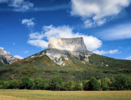 Le Mont Aiguille vu depuis le hameau de la Richardière