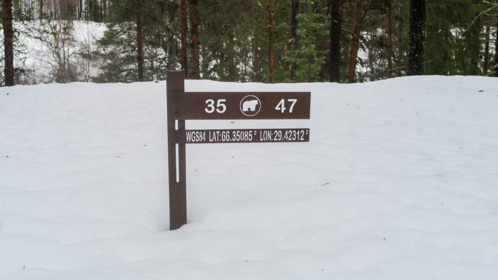 Panneau de signalisation sur le karhunkierros trail, parc national d'Oulanka, Laponie Finlandaise