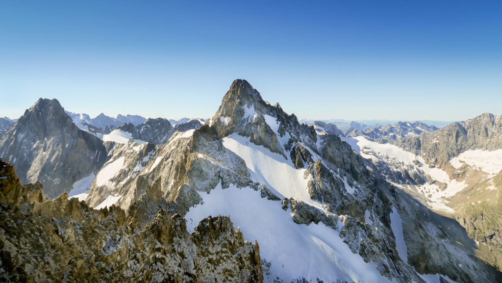 En montagne, le sommet de la Tête de l'Etret