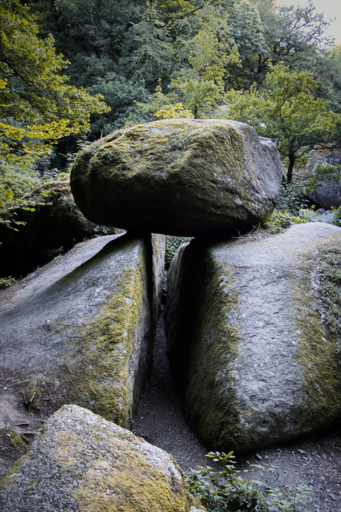 Roches massives empilées du "chaos de pierres" de Huelgoat