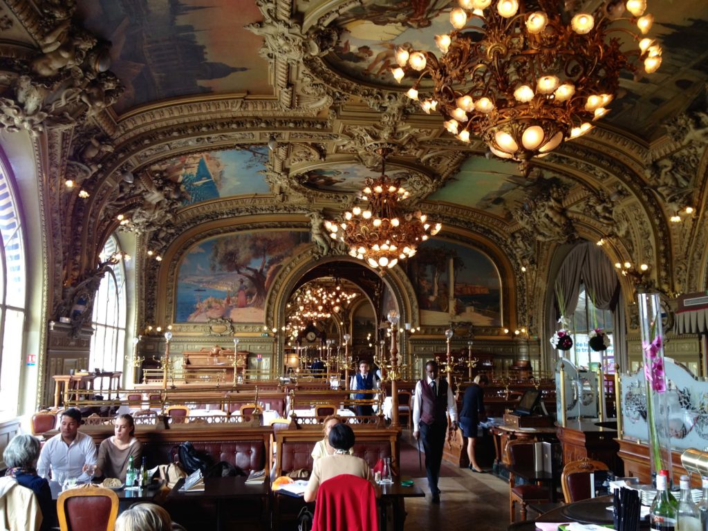 Café restaurant Le Train Bleu, un établissement historique dans la Gare de Lyon